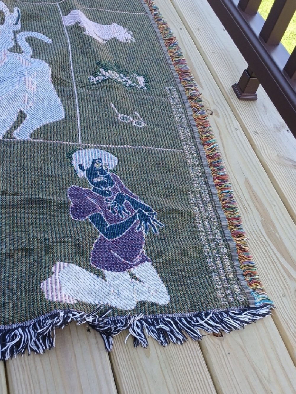 Scooby-Doo Graphic Throw Blanket - Brown & White - Picture 13 of 13